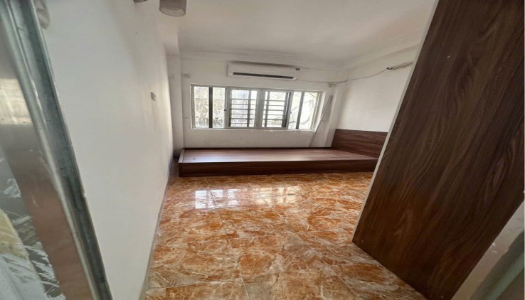 Mình cần cho thuê nhà Nguyễn Hoàng Tôn, Tây Hồ 3.5 tầng, 2 ngủ, 2 vệ sinh, 6.5 Triệu